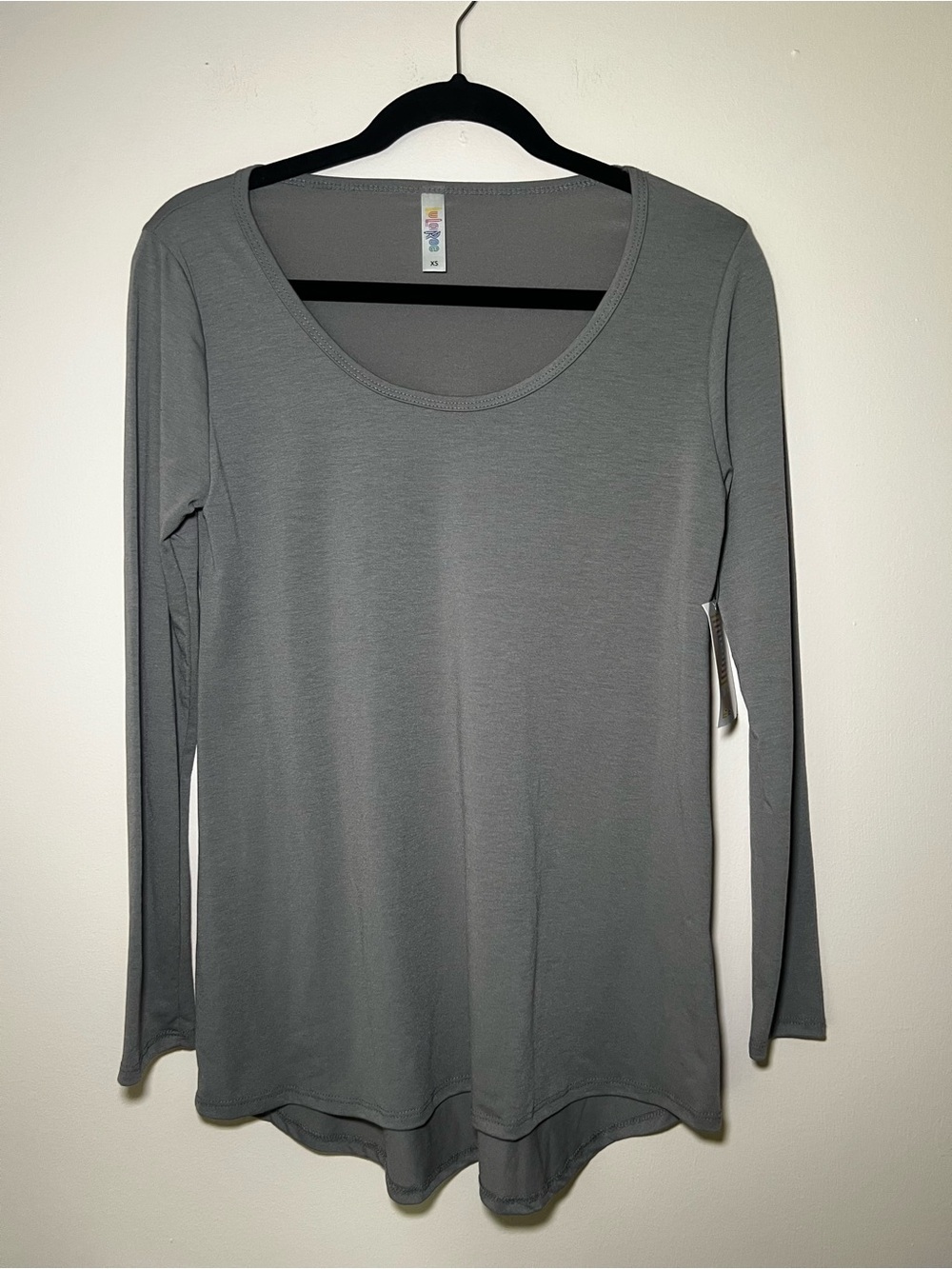 LuLaRoe Lynnae Gray Long Sleeve Scoop Neck Top